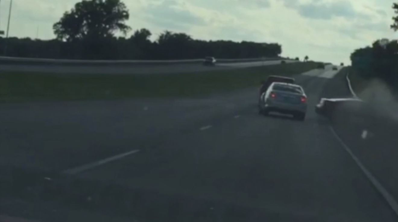 Highway Horror Road Rage Incident Caught On Camera 8617